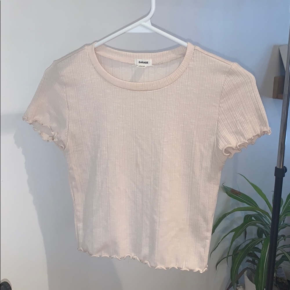 GARAGE lettuce edge top